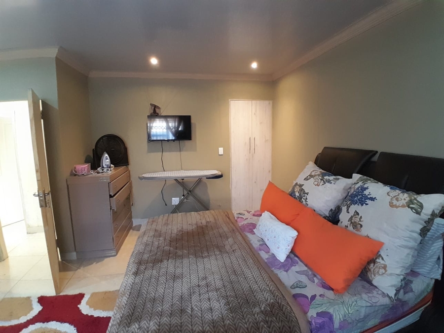3 Bedroom Property for Sale in Elandspoort Gauteng