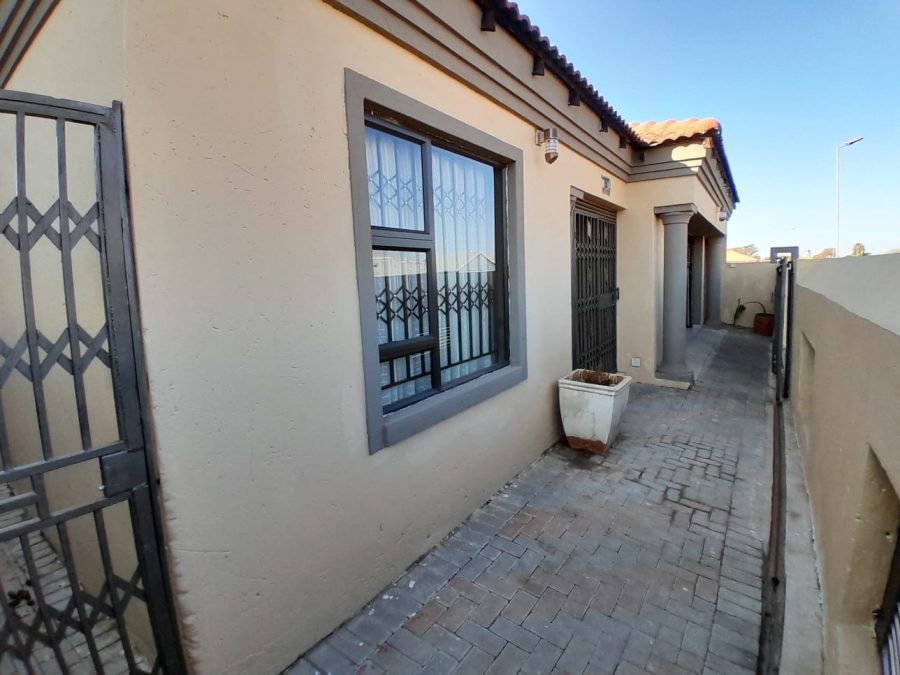 3 Bedroom Property for Sale in Elandspoort Gauteng