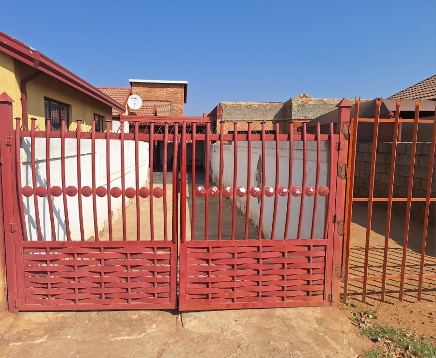 2 Bedroom Property for Sale in Soshanguve VV Gauteng