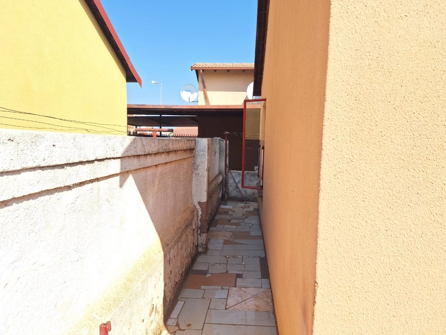 2 Bedroom Property for Sale in Soshanguve VV Gauteng