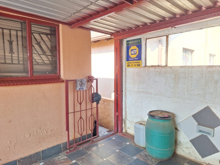 2 Bedroom Property for Sale in Soshanguve VV Gauteng