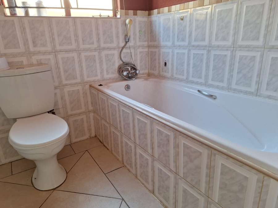 2 Bedroom Property for Sale in Soshanguve VV Gauteng