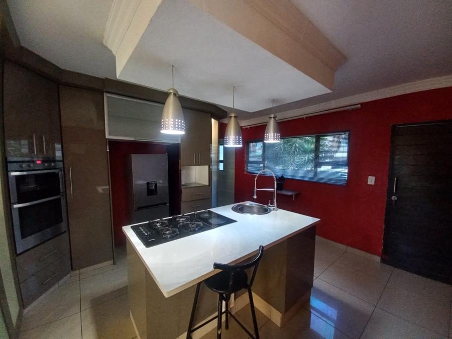 6 Bedroom Property for Sale in Sonneveld Gauteng