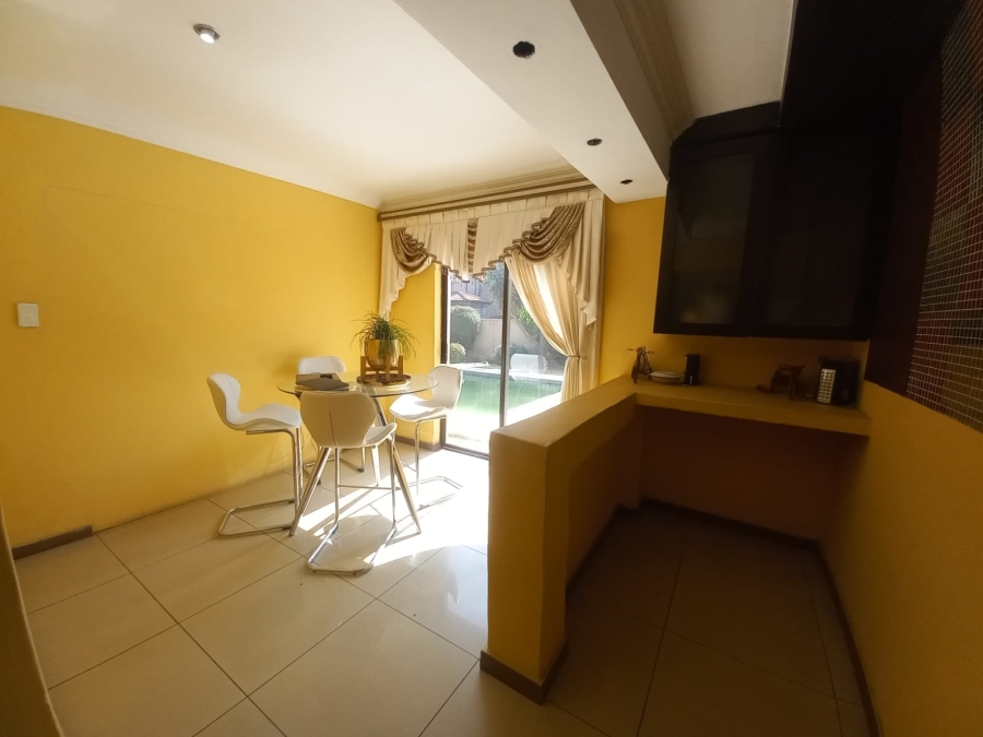 6 Bedroom Property for Sale in Sonneveld Gauteng