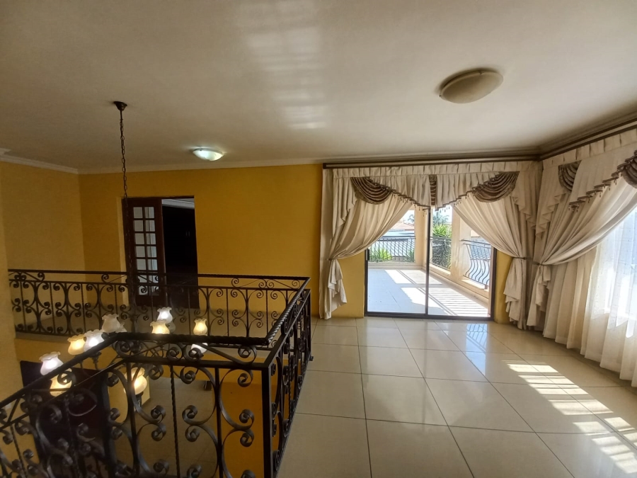 6 Bedroom Property for Sale in Sonneveld Gauteng
