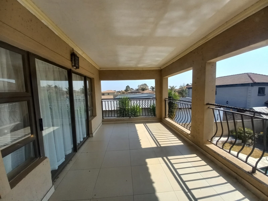 6 Bedroom Property for Sale in Sonneveld Gauteng