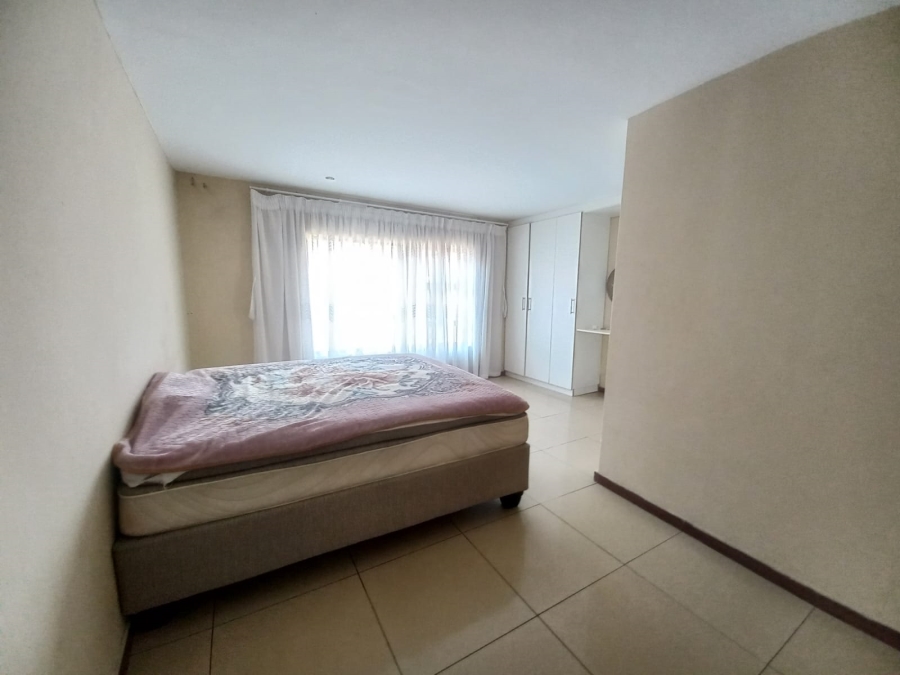 6 Bedroom Property for Sale in Sonneveld Gauteng