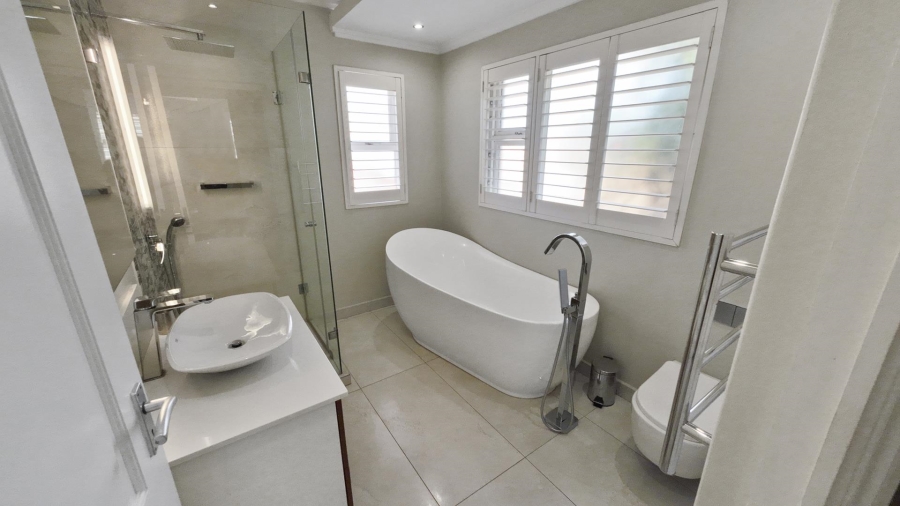 To Let 3 Bedroom Property for Rent in Khyber Rock Gauteng