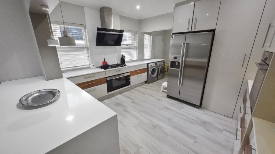 To Let 3 Bedroom Property for Rent in Khyber Rock Gauteng