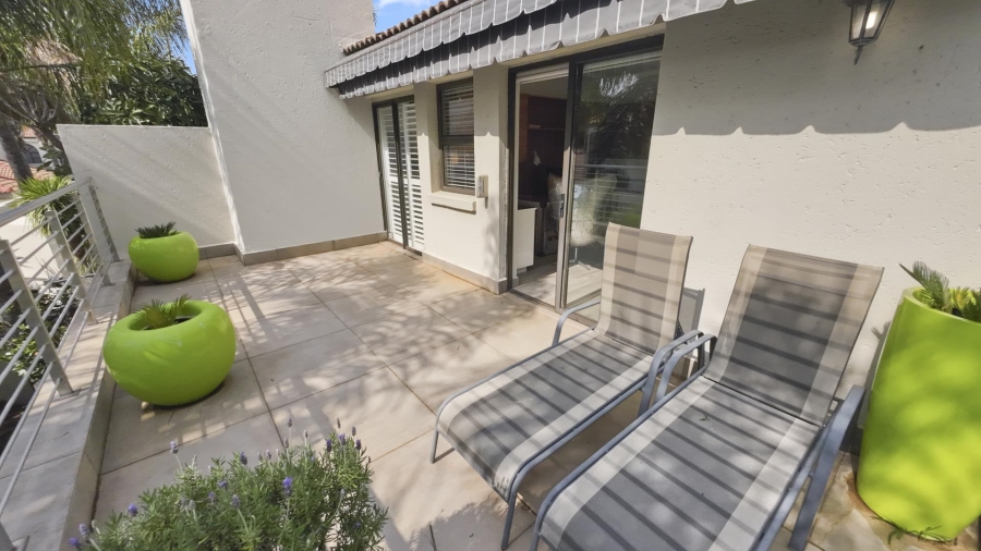 To Let 3 Bedroom Property for Rent in Khyber Rock Gauteng