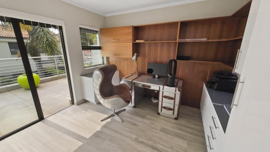 To Let 3 Bedroom Property for Rent in Khyber Rock Gauteng