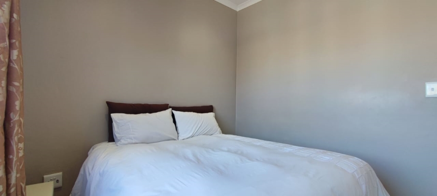 2 Bedroom Property for Sale in Die Hoewes Gauteng