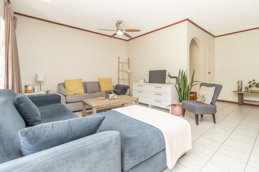 To Let 3 Bedroom Property for Rent in River Club Gauteng