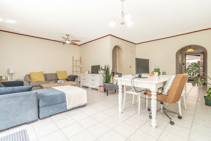 To Let 3 Bedroom Property for Rent in River Club Gauteng