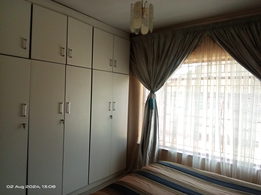 5 Bedroom Property for Sale in Bakerton Gauteng