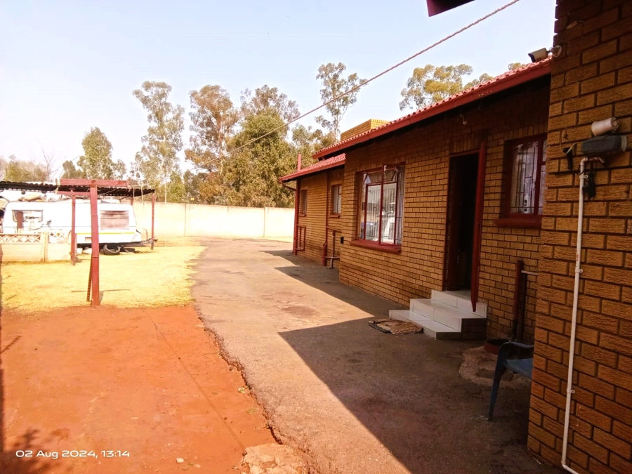 5 Bedroom Property for Sale in Bakerton Gauteng