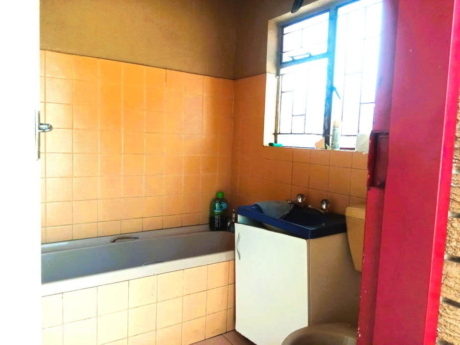 5 Bedroom Property for Sale in Bakerton Gauteng