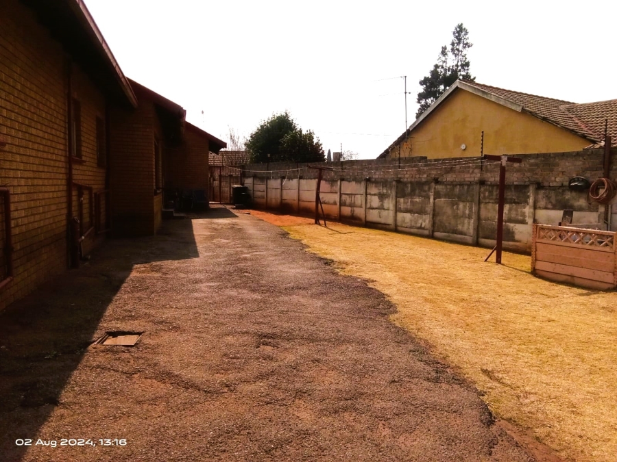 5 Bedroom Property for Sale in Bakerton Gauteng