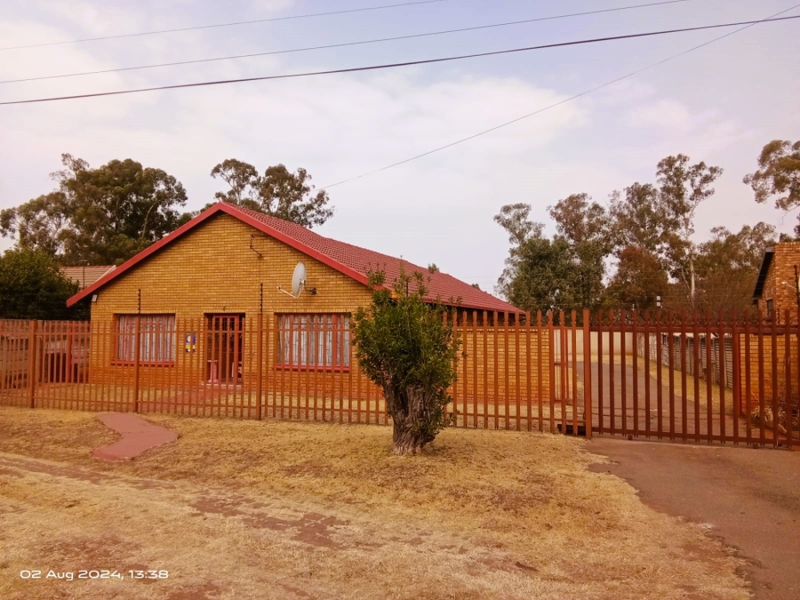 5 Bedroom Property for Sale in Bakerton Gauteng