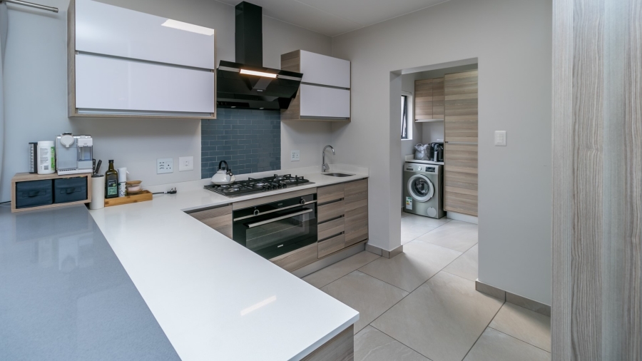3 Bedroom Property for Sale in Crowthorne AH Gauteng