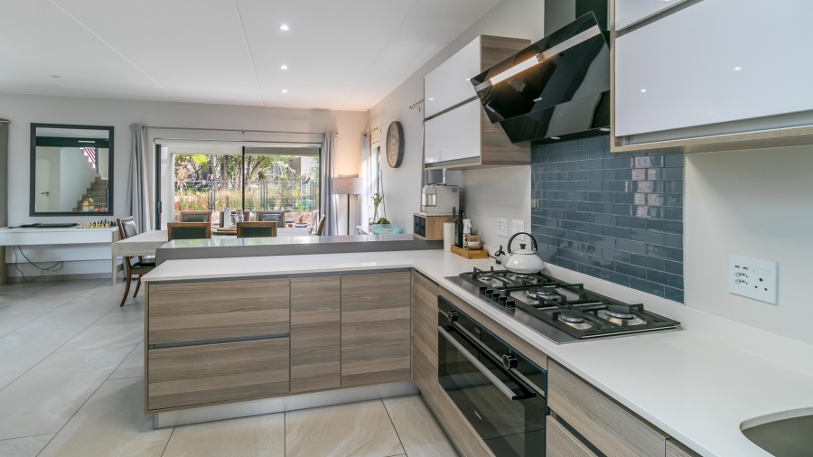 3 Bedroom Property for Sale in Crowthorne AH Gauteng