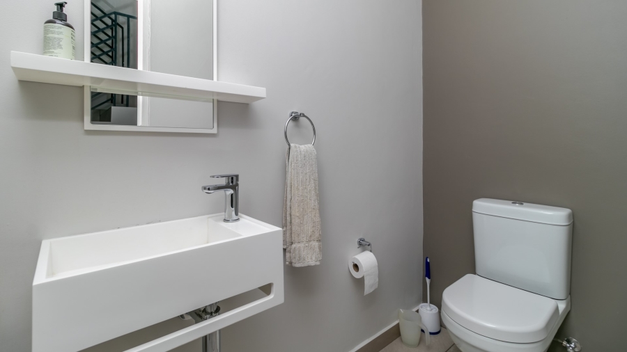 3 Bedroom Property for Sale in Crowthorne AH Gauteng