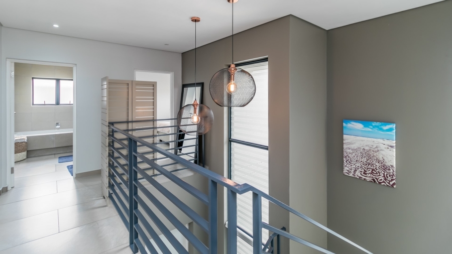 3 Bedroom Property for Sale in Crowthorne AH Gauteng