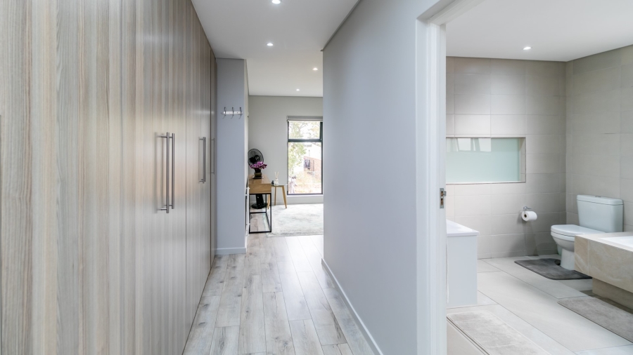 3 Bedroom Property for Sale in Crowthorne AH Gauteng