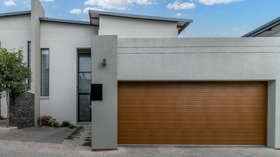 3 Bedroom Property for Sale in Crowthorne AH Gauteng