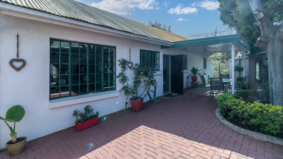3 Bedroom Property for Sale in Vorna Valley Gauteng
