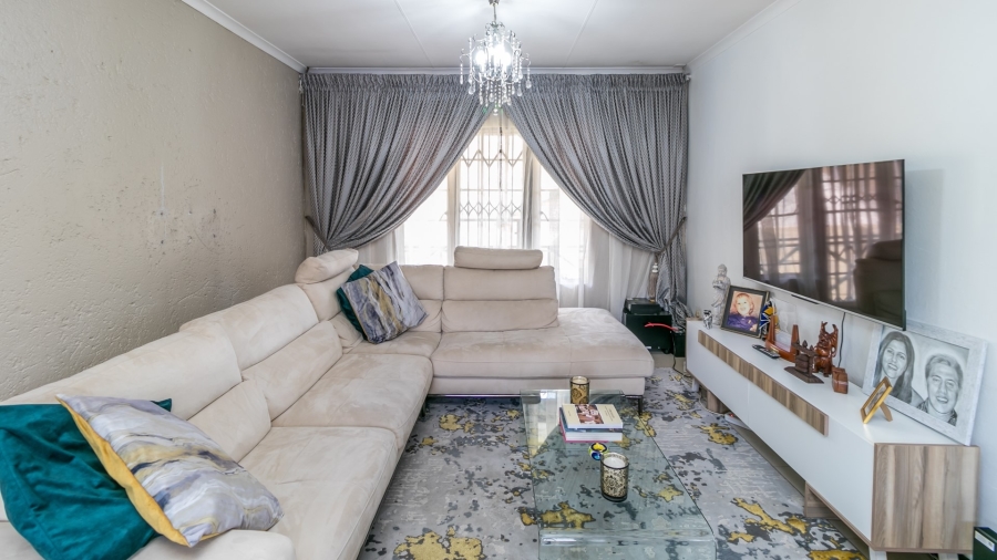 3 Bedroom Property for Sale in Vorna Valley Gauteng