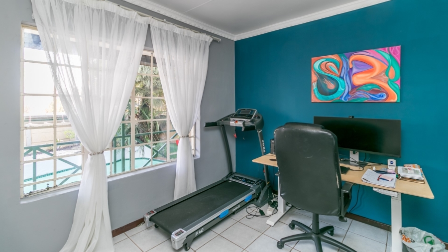 3 Bedroom Property for Sale in Vorna Valley Gauteng