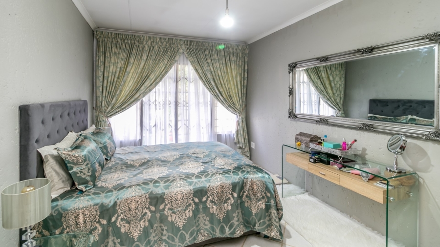 3 Bedroom Property for Sale in Vorna Valley Gauteng