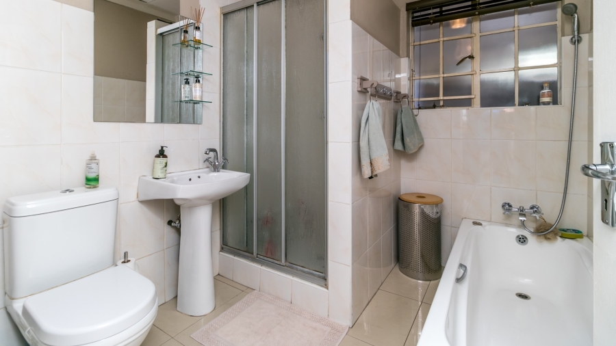 3 Bedroom Property for Sale in Vorna Valley Gauteng