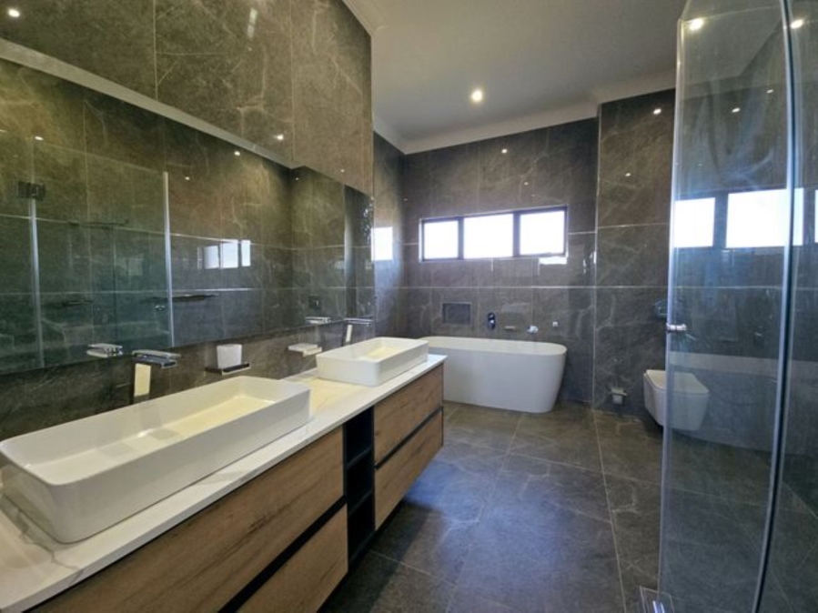 4 Bedroom Property for Sale in Midstream Heights Gauteng