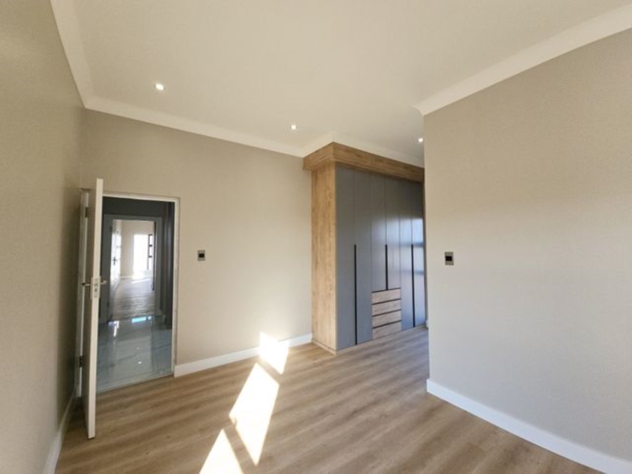 4 Bedroom Property for Sale in Midstream Heights Gauteng