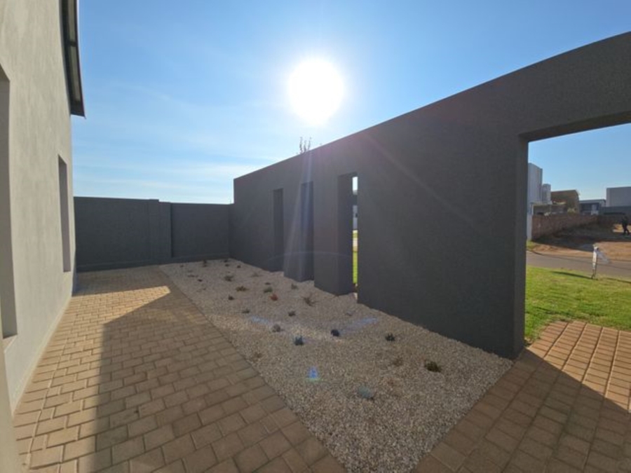 4 Bedroom Property for Sale in Midstream Heights Gauteng
