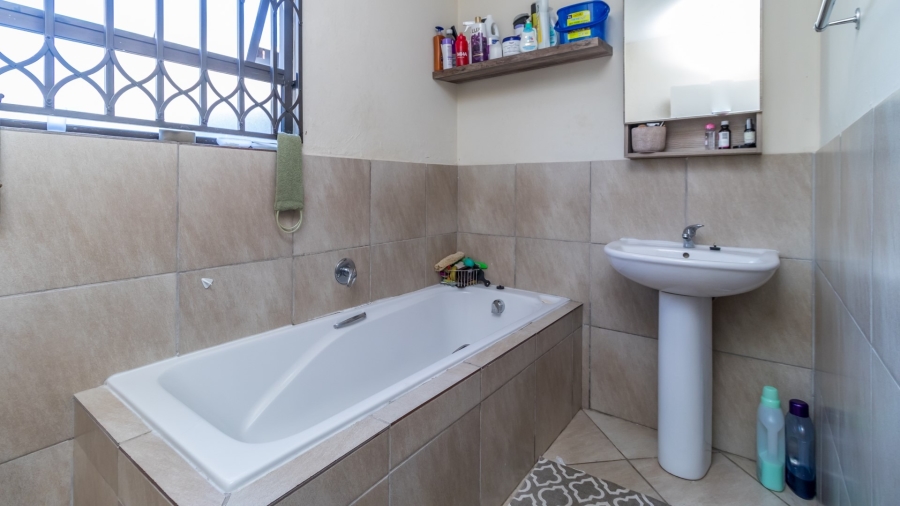 3 Bedroom Property for Sale in Noordwyk Gauteng