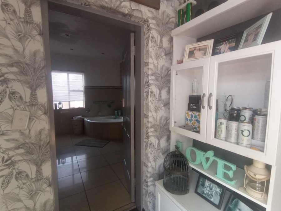 4 Bedroom Property for Sale in Risiville Gauteng
