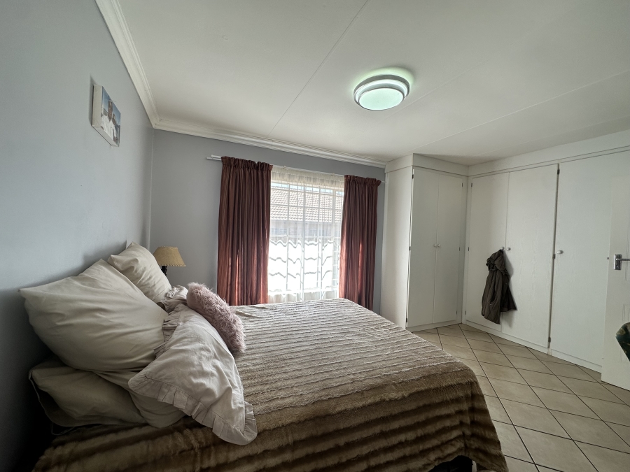 To Let 3 Bedroom Property for Rent in Sinoville Gauteng