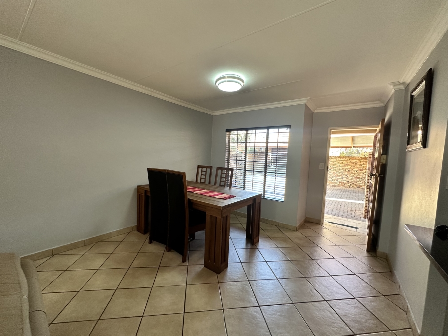 To Let 3 Bedroom Property for Rent in Sinoville Gauteng