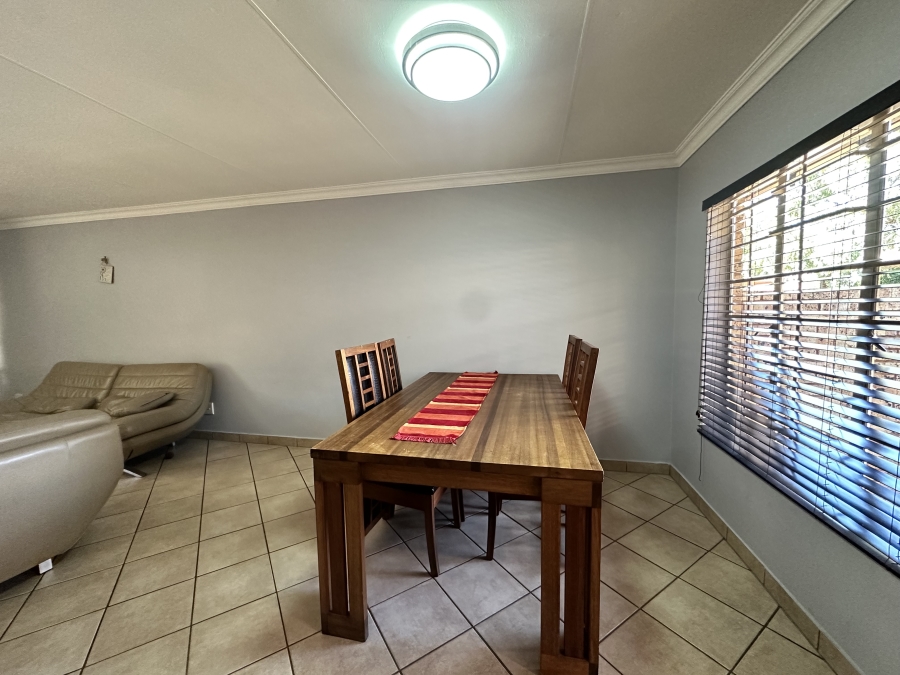 To Let 3 Bedroom Property for Rent in Sinoville Gauteng
