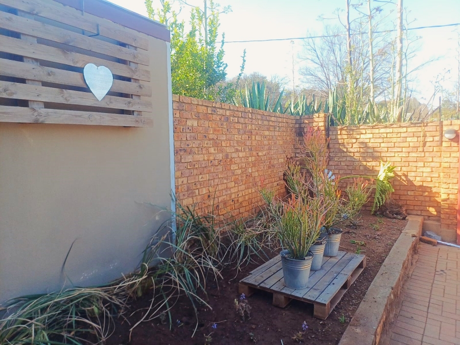To Let 1 Bedroom Property for Rent in Lyttelton Manor Gauteng