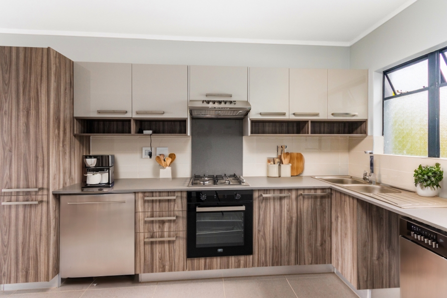 2 Bedroom Property for Sale in Lonehill Gauteng