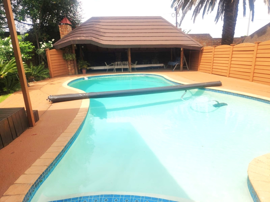 4 Bedroom Property for Sale in Doringkloof Gauteng