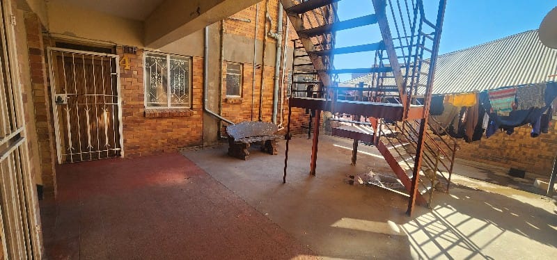 16 Bedroom Property for Sale in Yeoville Gauteng