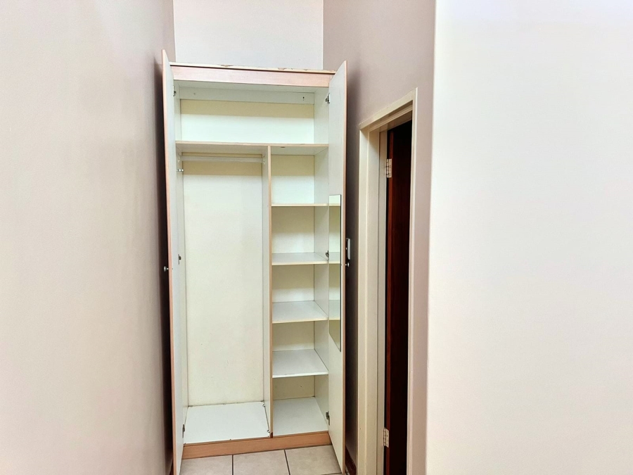 1 Bedroom Property for Sale in Hillcrest Gauteng