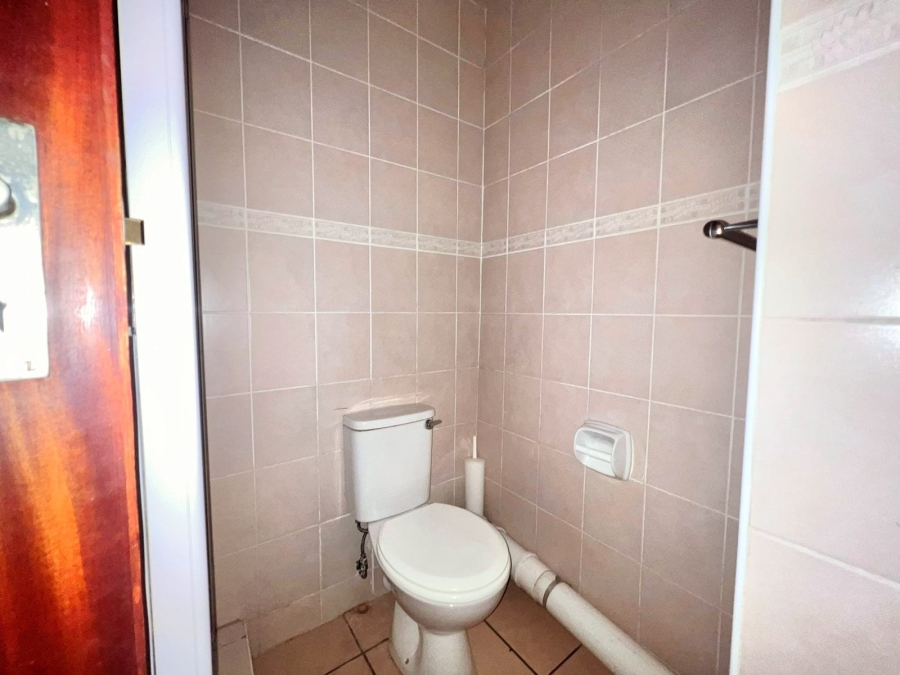 1 Bedroom Property for Sale in Hillcrest Gauteng