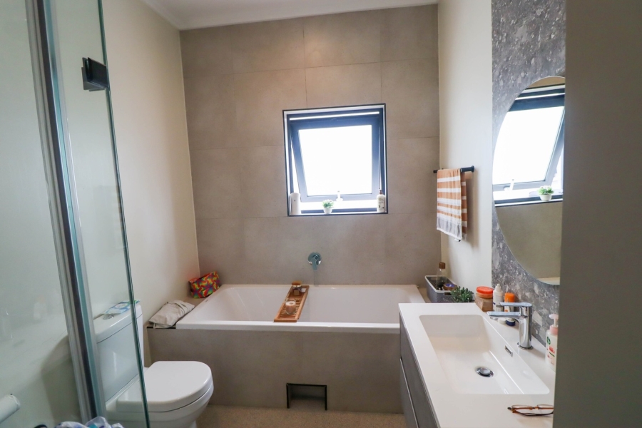 To Let 2 Bedroom Property for Rent in Bryanston Gauteng