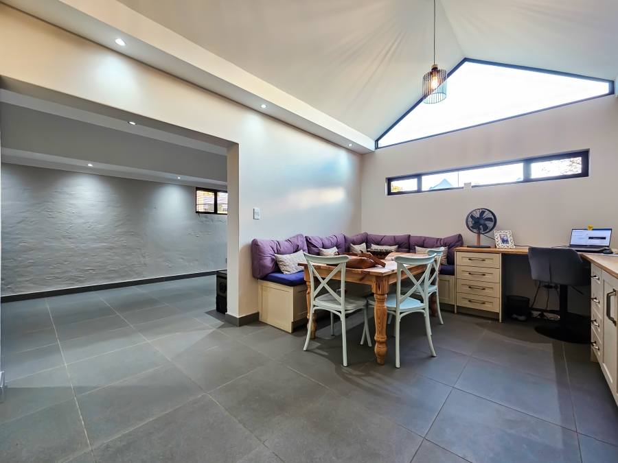4 Bedroom Property for Sale in Faerie Glen Gauteng
